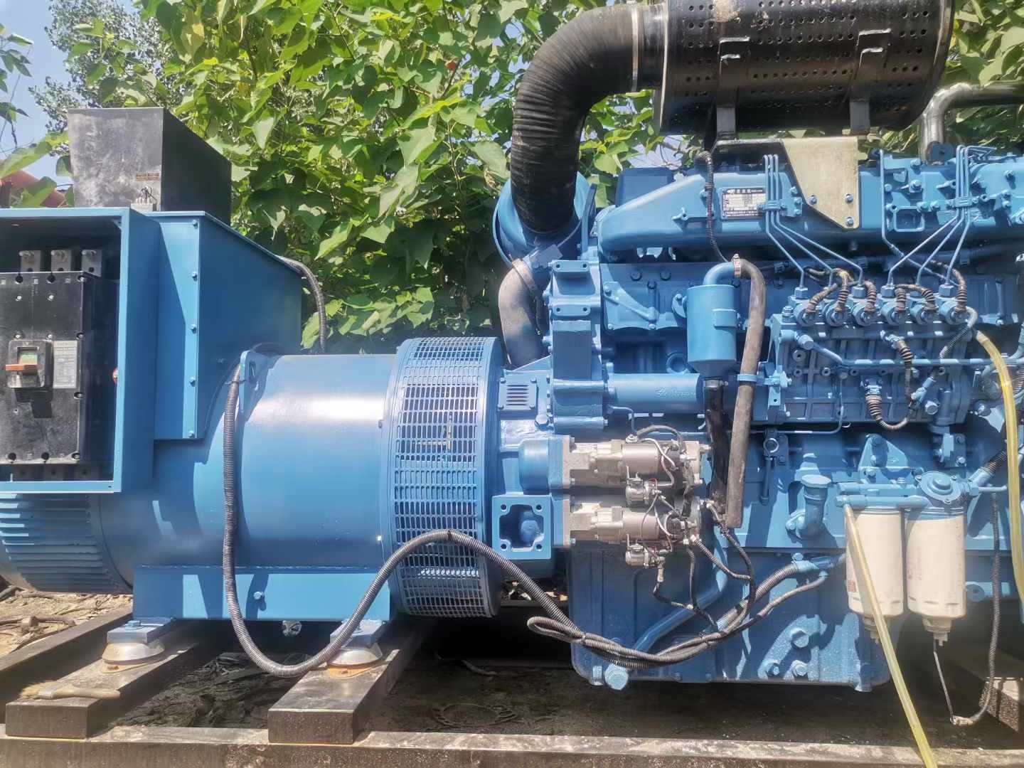 江达详细说明降低 800kW 柴油发电机输出电流波动的方法