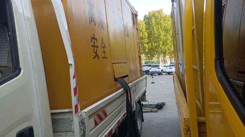 江达如何判断柴油发电机组和UPS电源的切换时间是否符合要求？